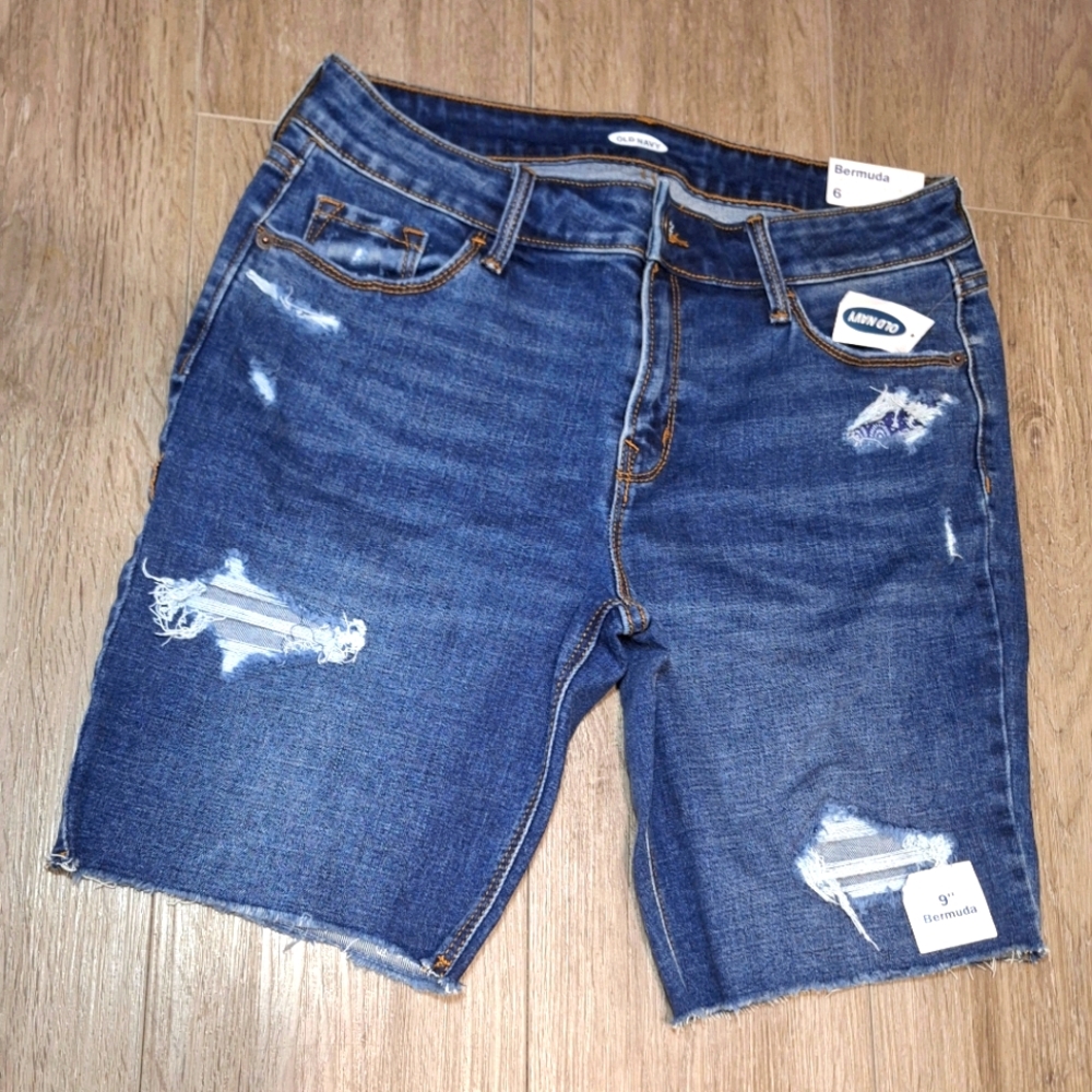 New Old Navy Bermuda Jean Shorts Woman Sz 6 Distressed Stretch Mid Rise NWT
